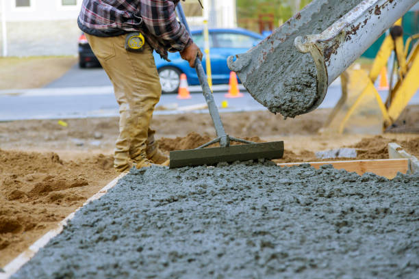 Best Concrete Walkway Installation  in Yreka, CA